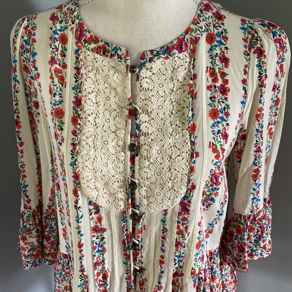 Maeve Top Size 4, Flower design, boho - Picture 2 of 7